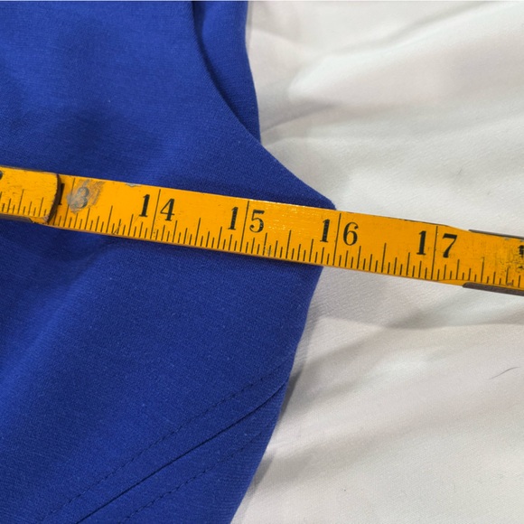 IVANKA TRUMP ROYAL BLUE SLEEVELESS DRESS Size
Lot K - Picture 6 of 7